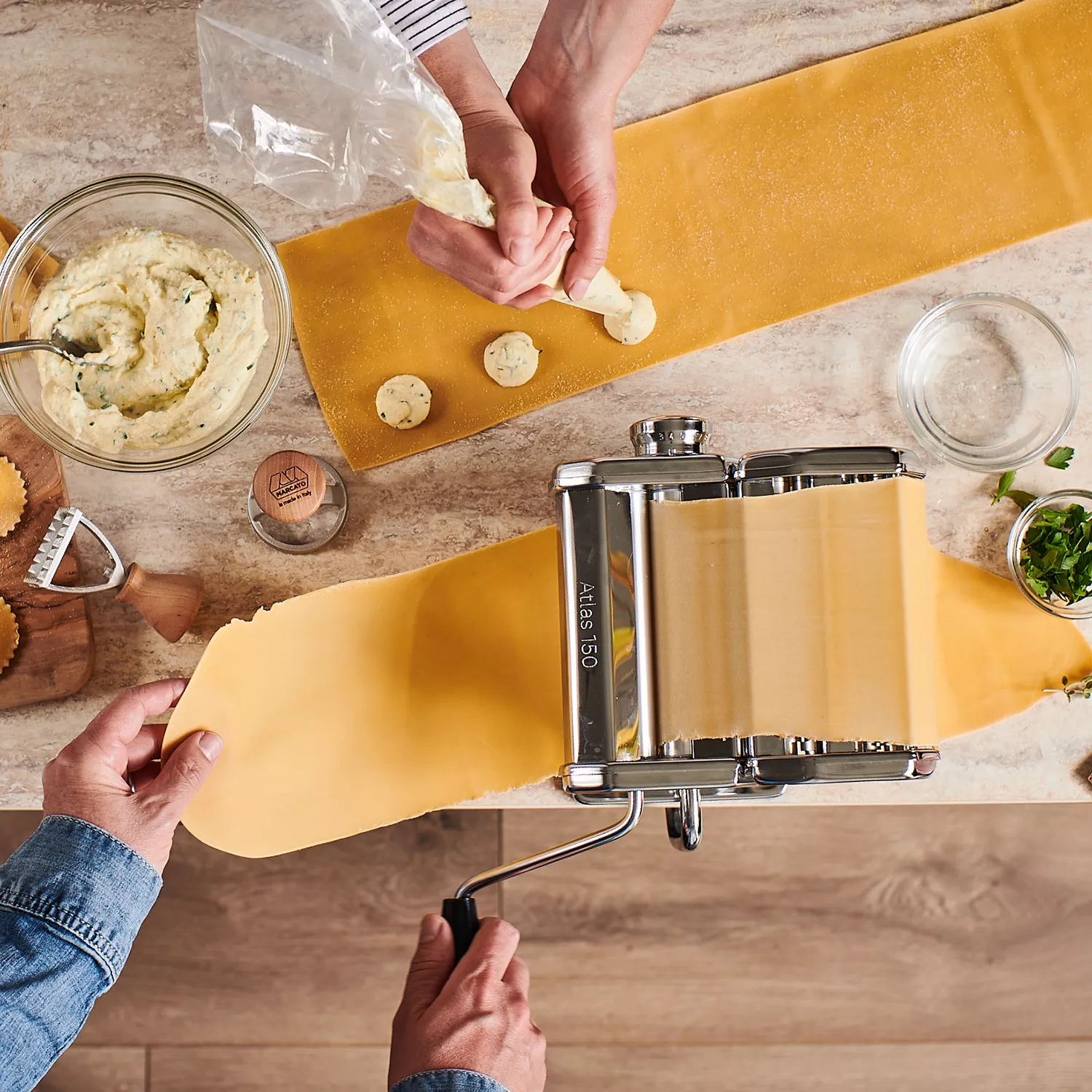 Marcato Atlas 150 Classic Pasta Maker with 2 Ravioli Stamps